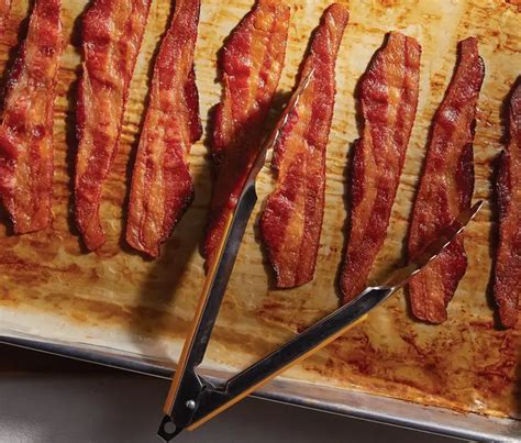 How long does bacon take to cook in the oven at 400?